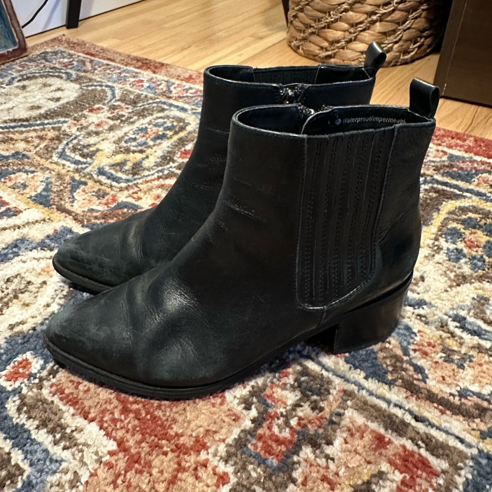 Blondo Waterproof Ankle Boots Size 8.5